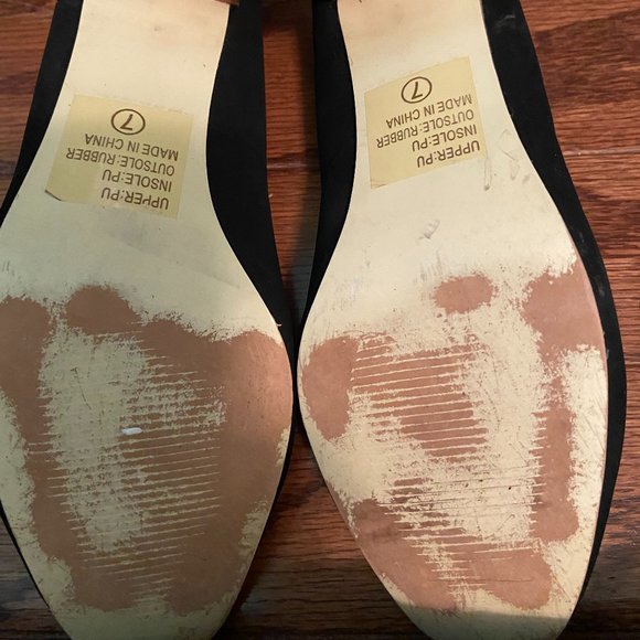 Journee Collection Black Heels - Picture 3 of 5